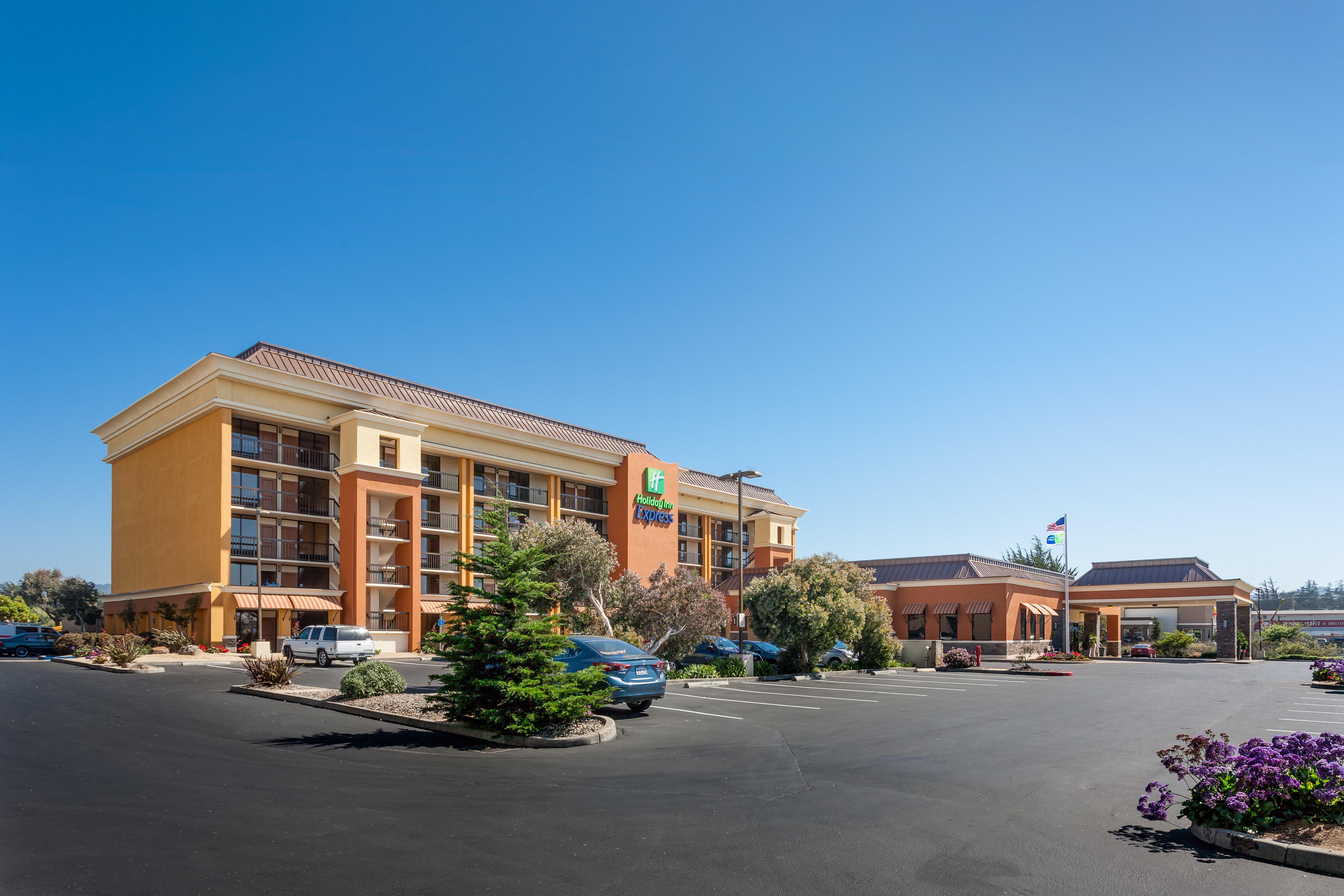 Holiday Inn Express At Monterey Bay By Ihg Сисайд Экстерьер фото