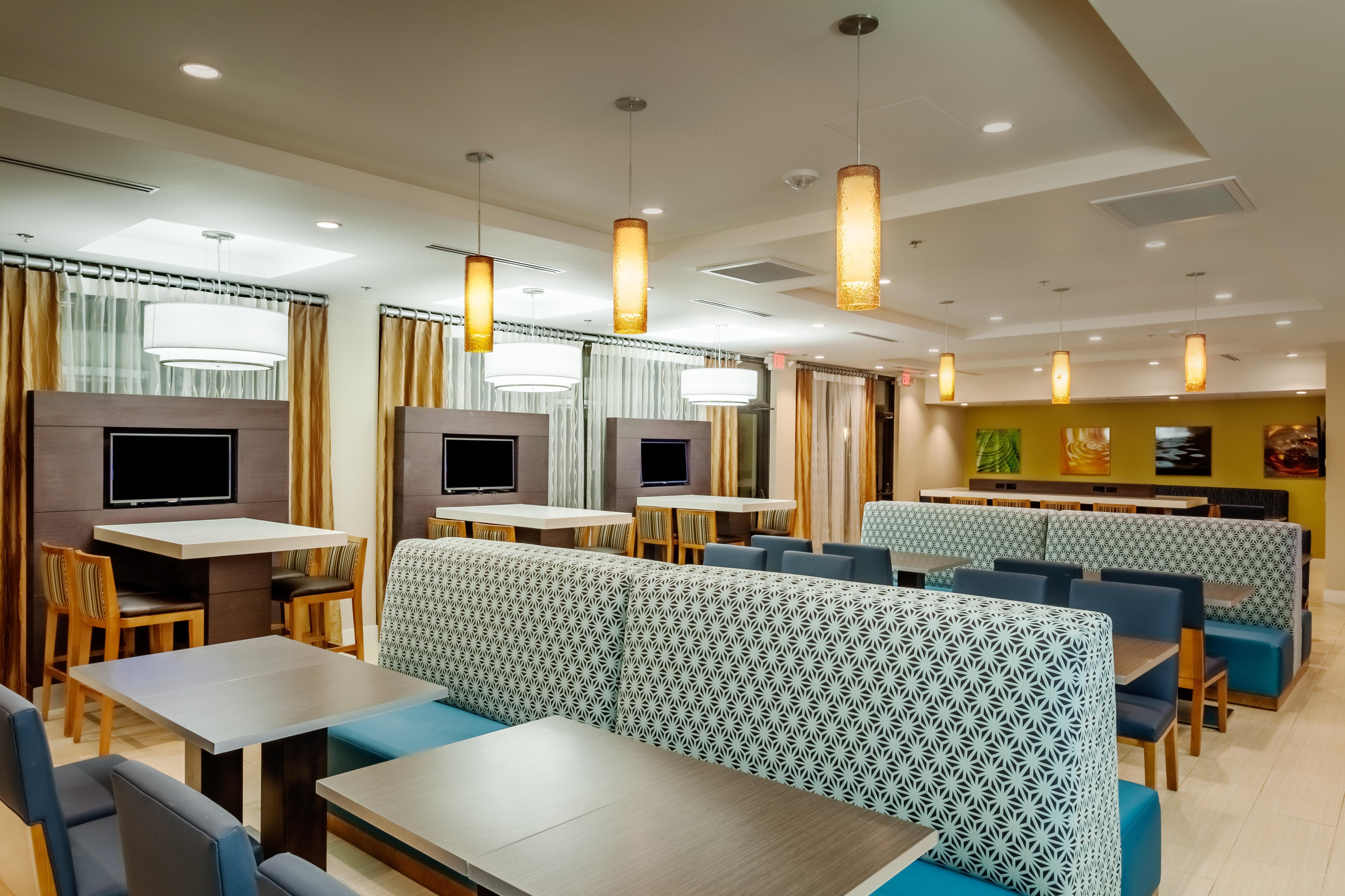 Holiday Inn Express At Monterey Bay By Ihg Сисайд Экстерьер фото