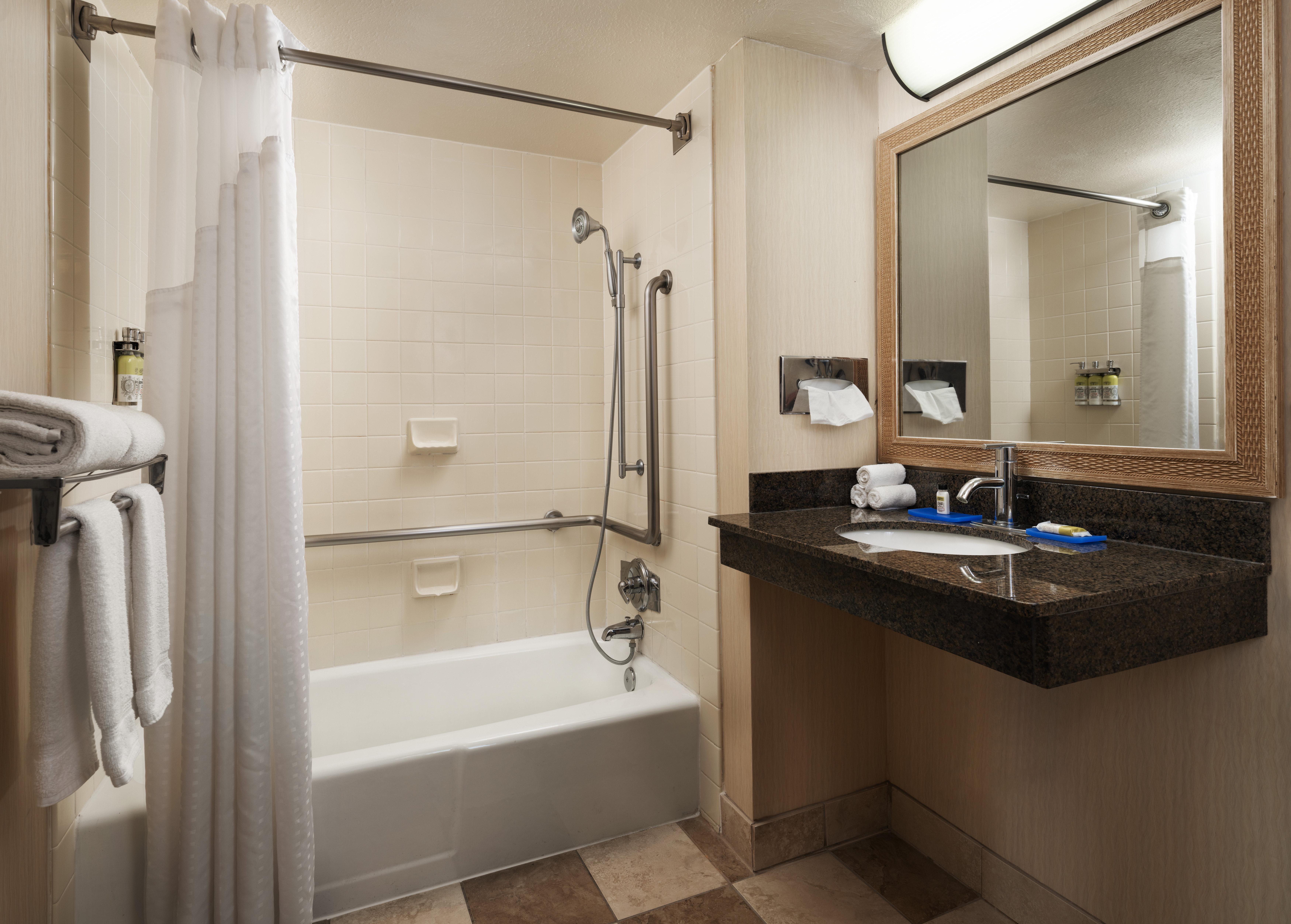 Holiday Inn Express At Monterey Bay By Ihg Сисайд Экстерьер фото