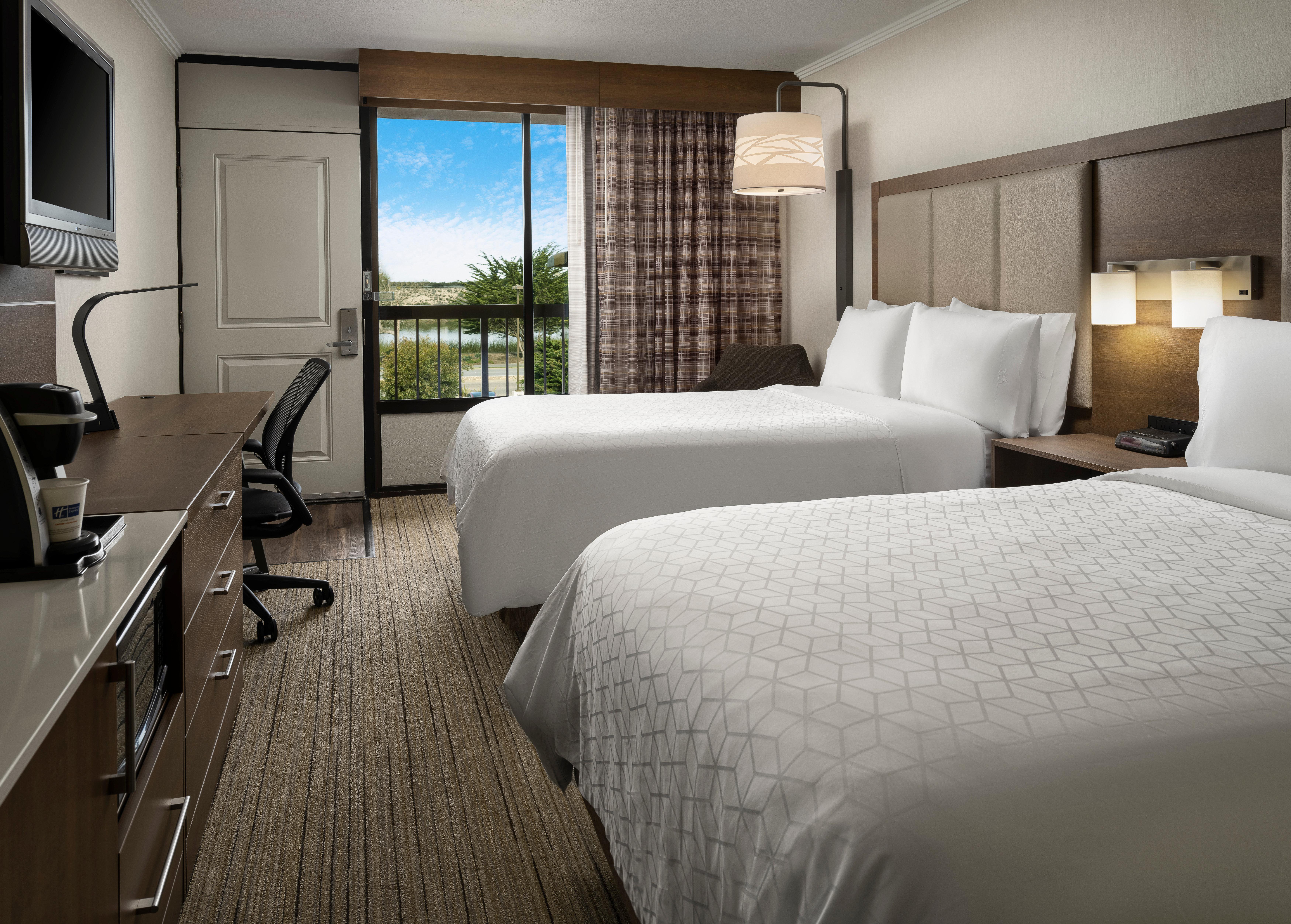 Holiday Inn Express At Monterey Bay By Ihg Сисайд Экстерьер фото